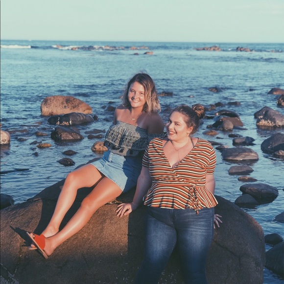 Meet your Posher, Hannah - Picture 1 of 1